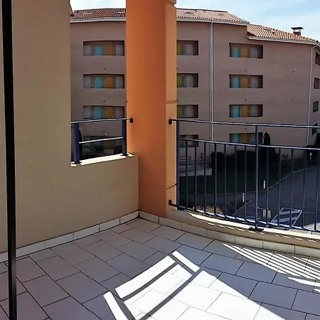 2 Pieces Avec Terrasse Et Parking, 150m - - Fr-1-388-79 Apartamento