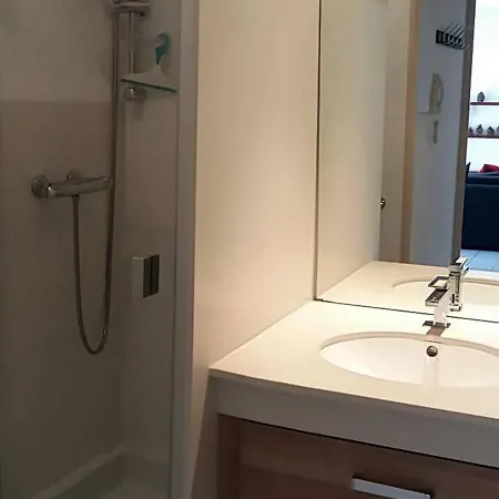 Appartement 2 Pièces Avec Terrasse Et Parking, 150m - Argelès-sur-mer - Fr-1-388-79